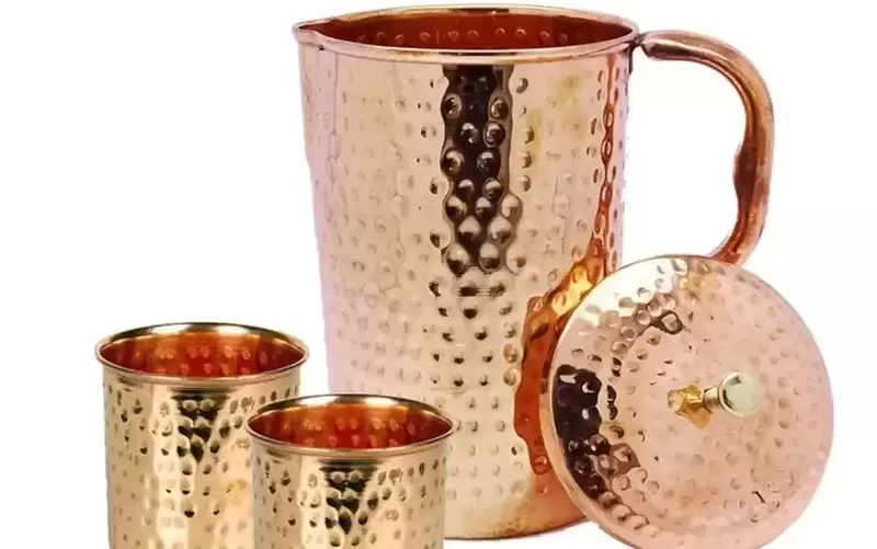 जानिए सुबह तांबे के बर्तन में रखा पानी पीने से होने वाले 7 स्वास्थ्य लाभ